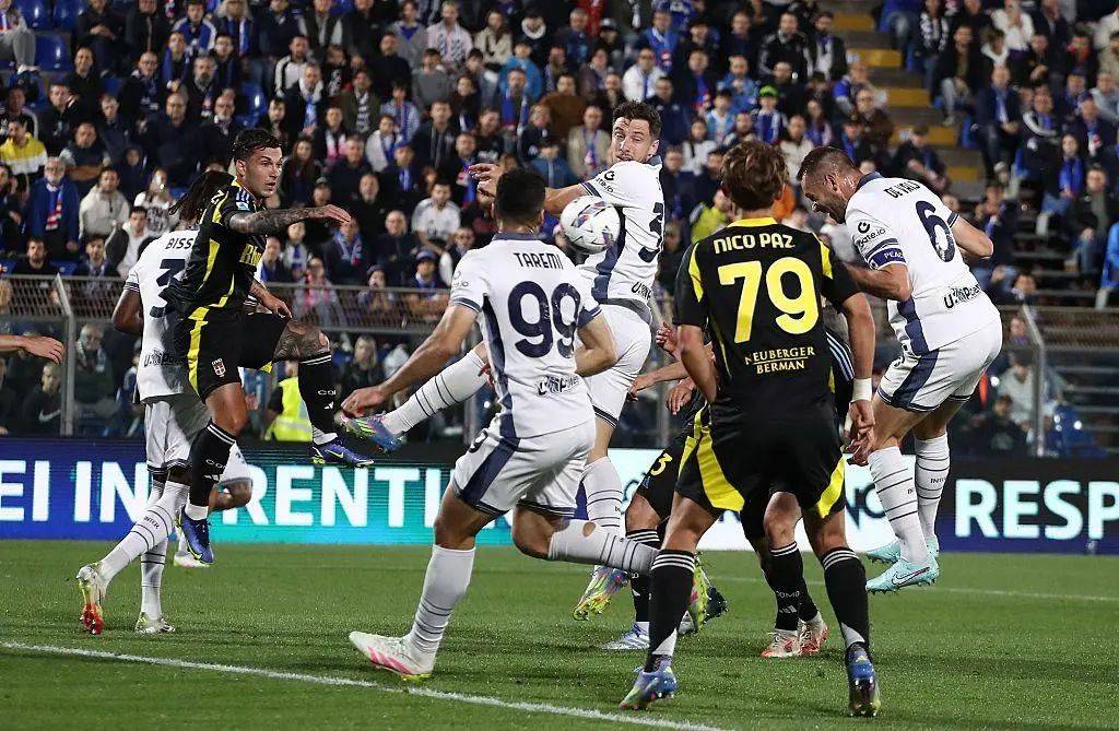 -关于那不勒斯胜利后跃居积分榜第二，冲击冠军榜首的信息